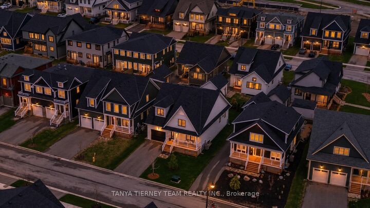 Property Photo:  122 Courtland Street  ON L9Y 5L8 