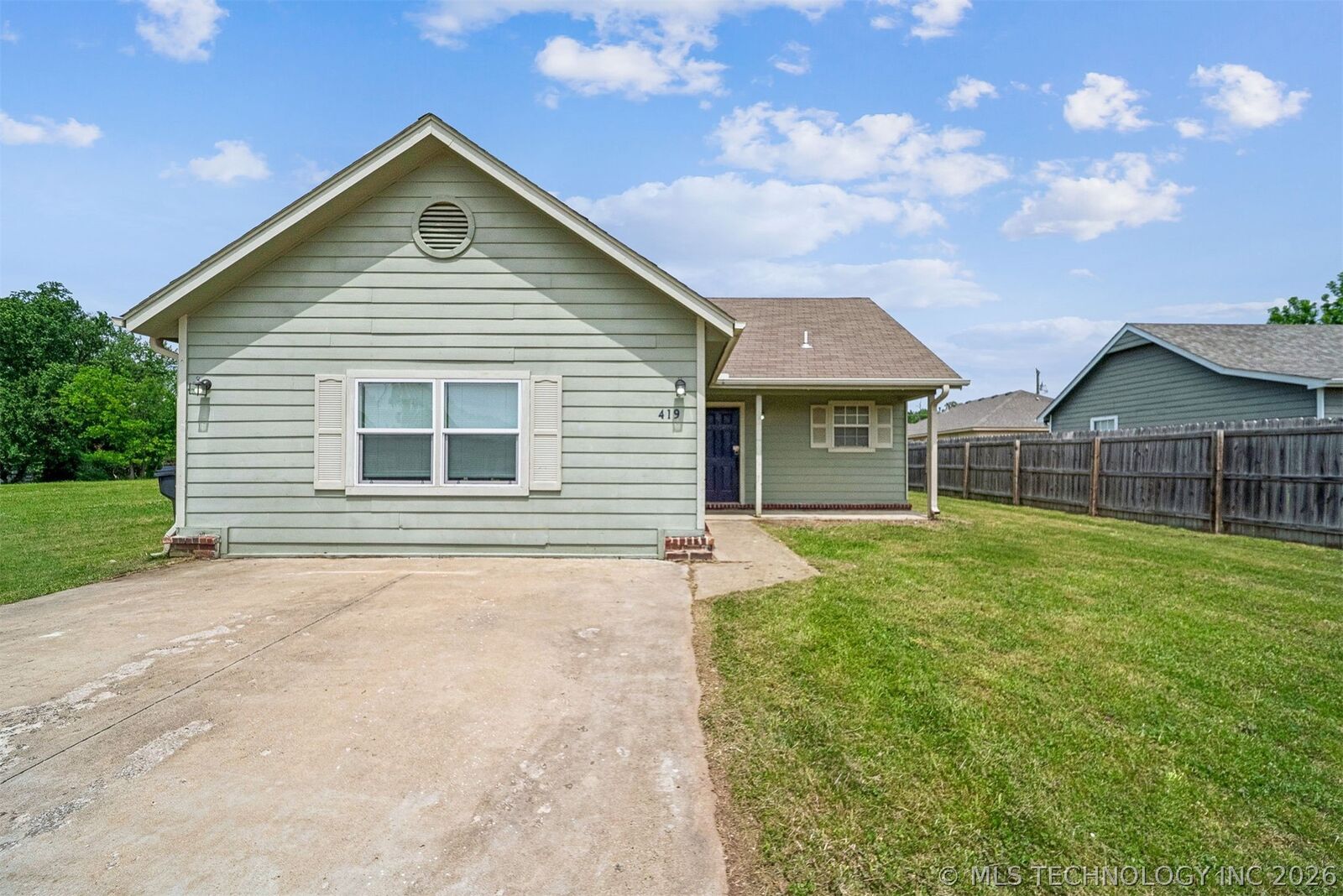 Property Photo:  419 E Dogwood Street  OK 74429 