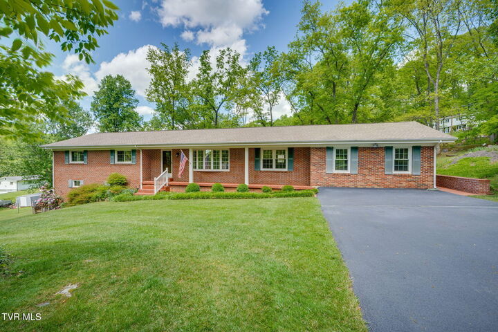 Property Photo:  325 Sperry Circle  TN 37620 