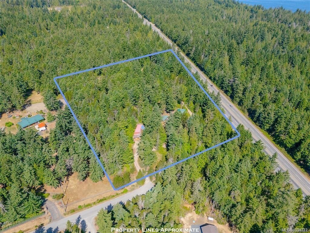 Property Photo: 300 Oakdowne Rd BC V9K 2G1