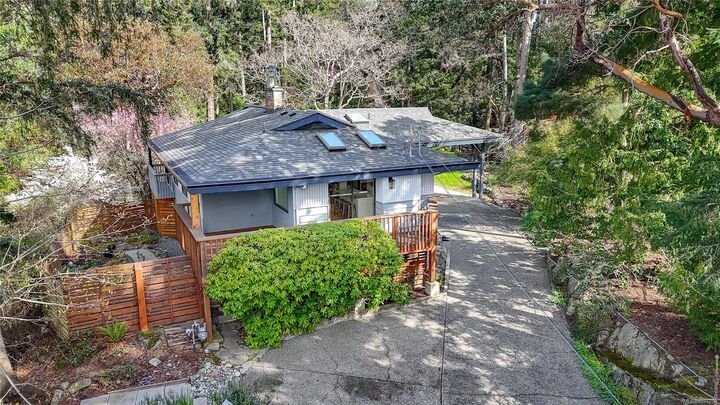 Property Photo: 2660 Macdonald Dr E BC V8N 1X9