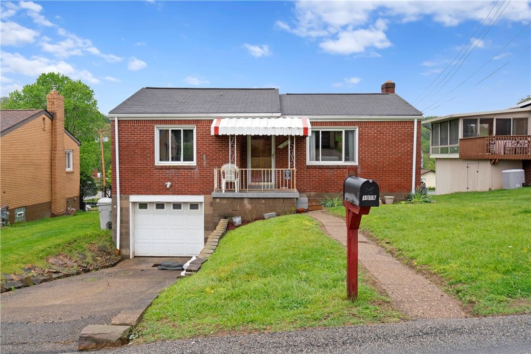 Property Photo:  1015 Georgia Dr  PA 15209 