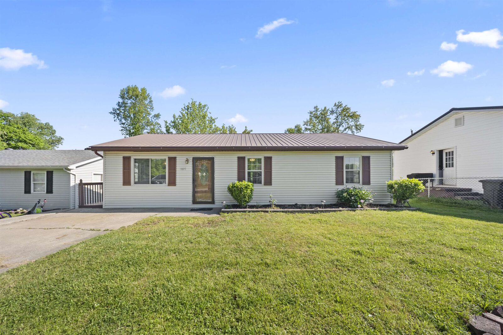 Property Photo:  1607 Birch Street  KY 41139 