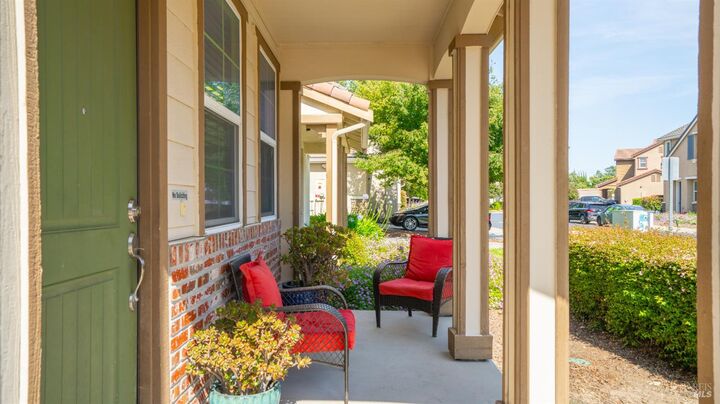 Property Photo:  524 Chaparral Loop  CA 95688 