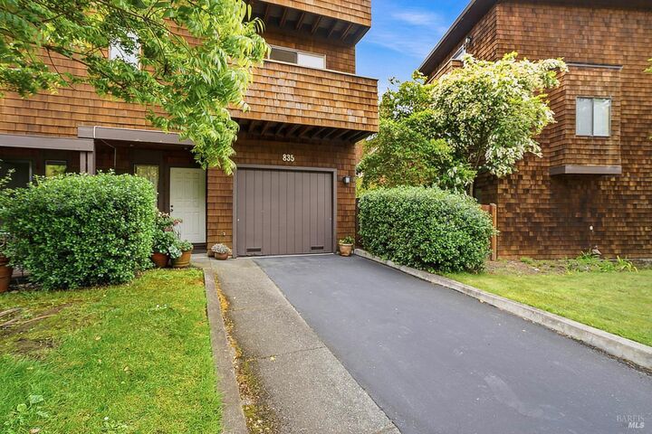 Property Photo:  835 Liberty Street  CA 94952 