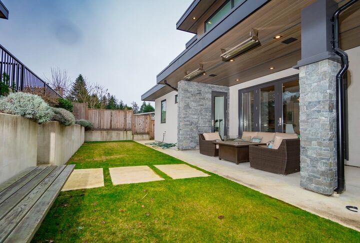 Property Photo: 1465 Jefferson Avenue BC V7T 2B6
