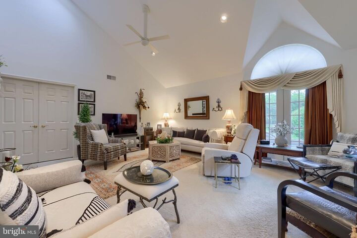 Property Photo: 128 Greenview Drive PA 17601