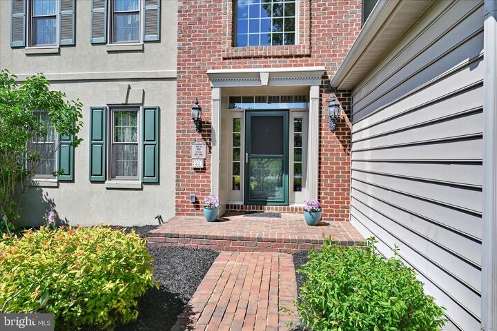 Property Photo:  23 Greenbrier Lane  PA 17584 