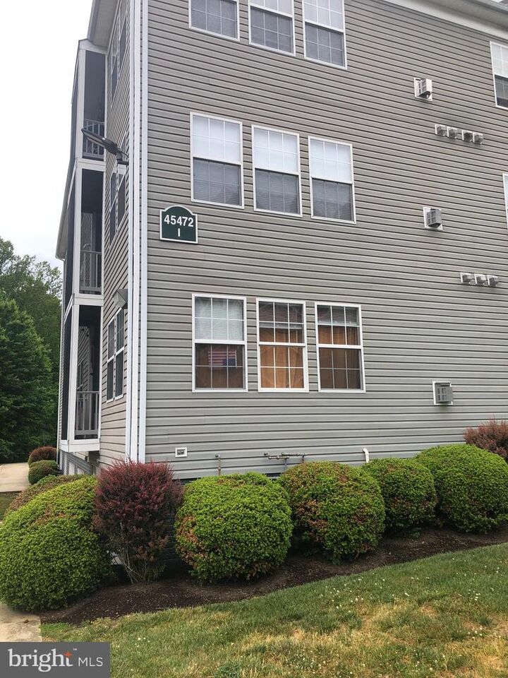 Property Photo:  45472 Westmeath Way I 33  MD 20634 