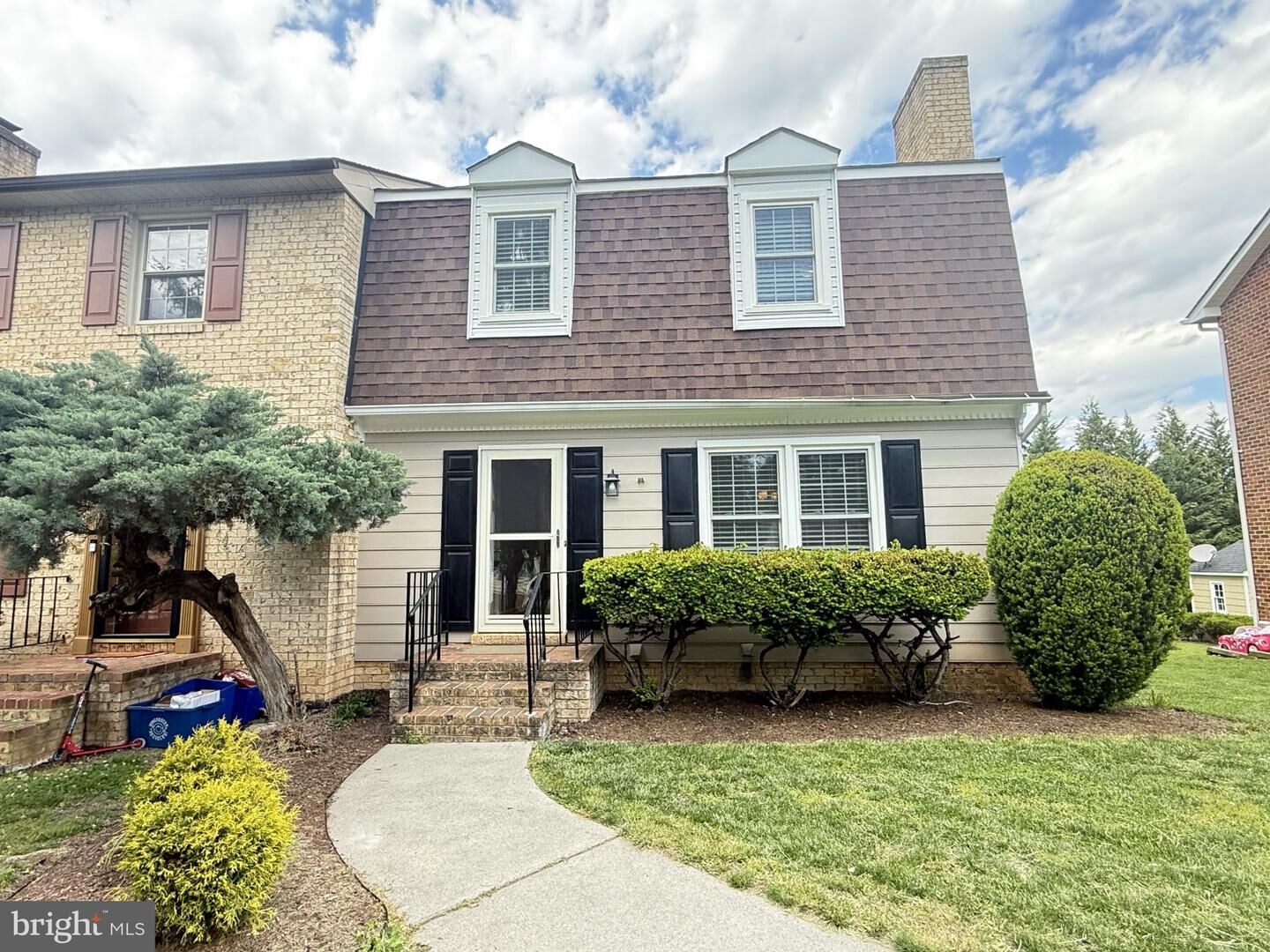 Property Photo:  824 Appleseed Court  VA 22601 