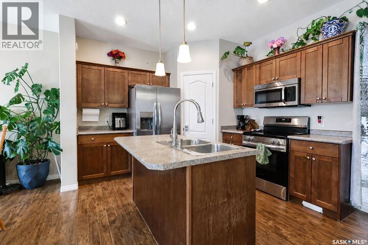 Property Photo:  28 Jack Matheson Crescent  SK S6V 8E6 