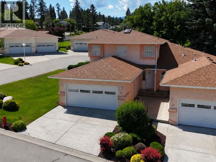 Property Photo: 617 27th Avenue South 22 BC V1C 6L1