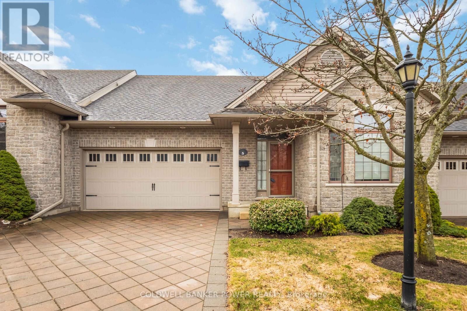 Photo de la propriété:  2295 Kains Road 5  ON N6K 5E2 