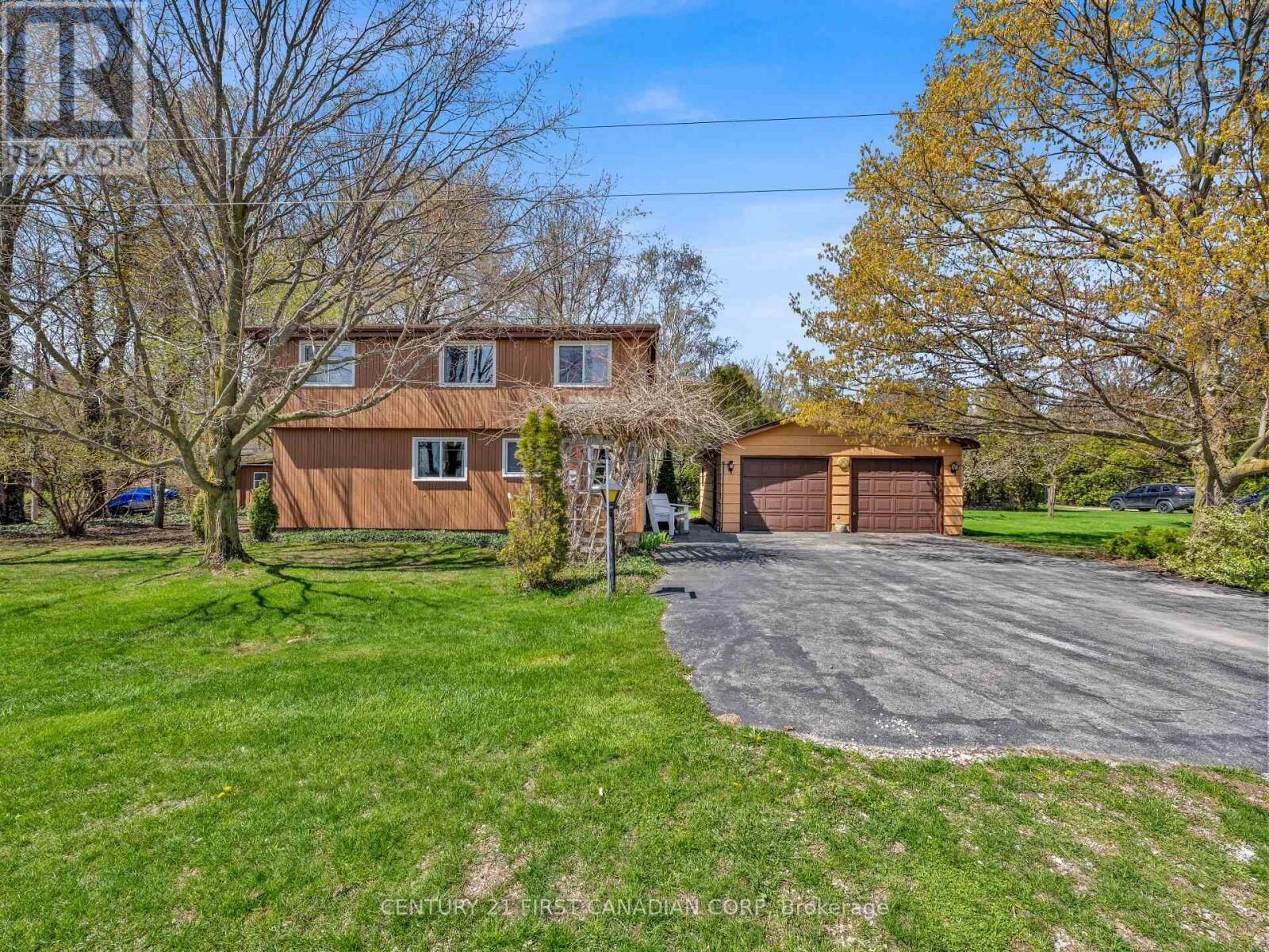 Property Photo:  74387 Driftwood Drive  ON N0M 1G0 