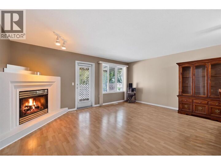 Property Photo:  780 10 Street Southwest 7  BC V1E 1L9 