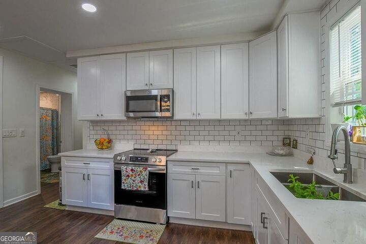Property Photo:  367 SE Macedonia Road SE  GA 30354 