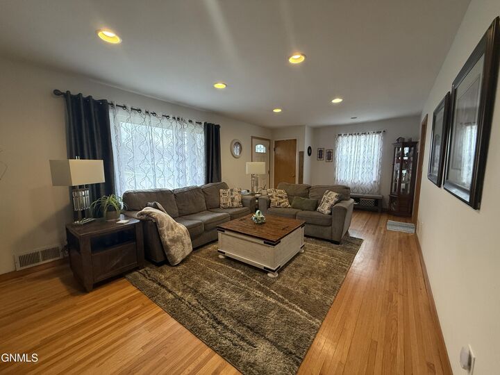 Property Photo:  505 17th Avenue SW  ND 58701 