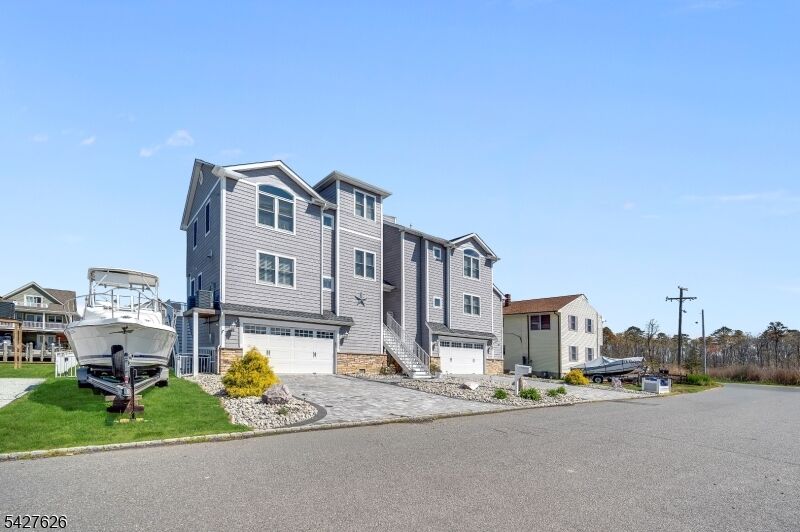 Property Photo:  6 Capstan Rd  NJ 08758 