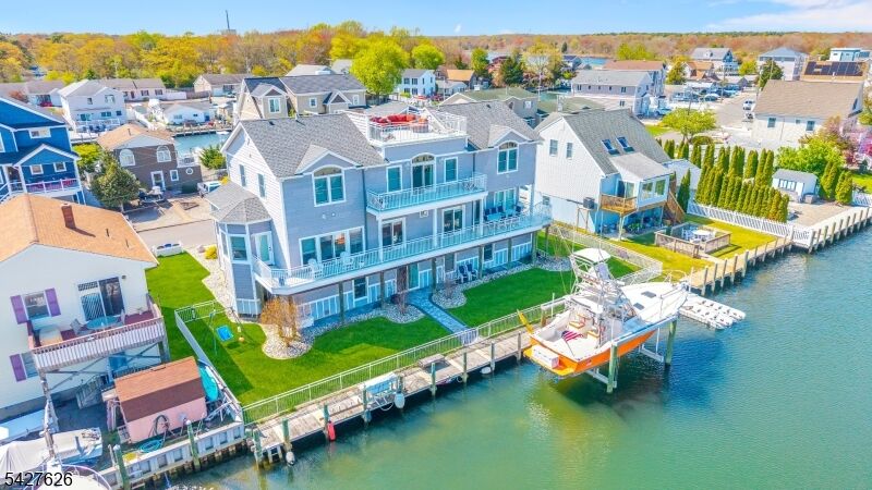 Property Photo:  6 Capstan Rd  NJ 08758 