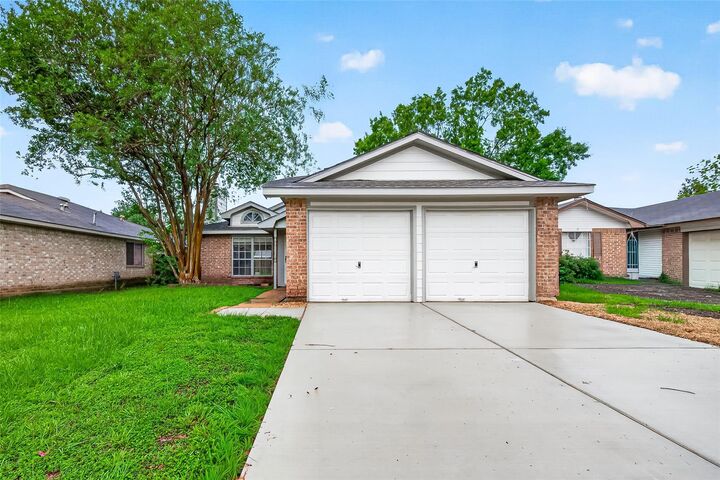 Property Photo:  2927 Walnut Springs Drive  TX 77449 