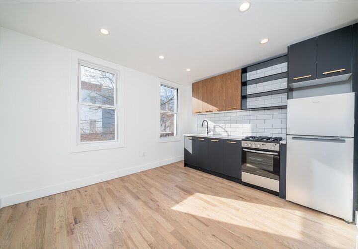 Property Photo:  68 Lafayette St 2  NJ 07304 
