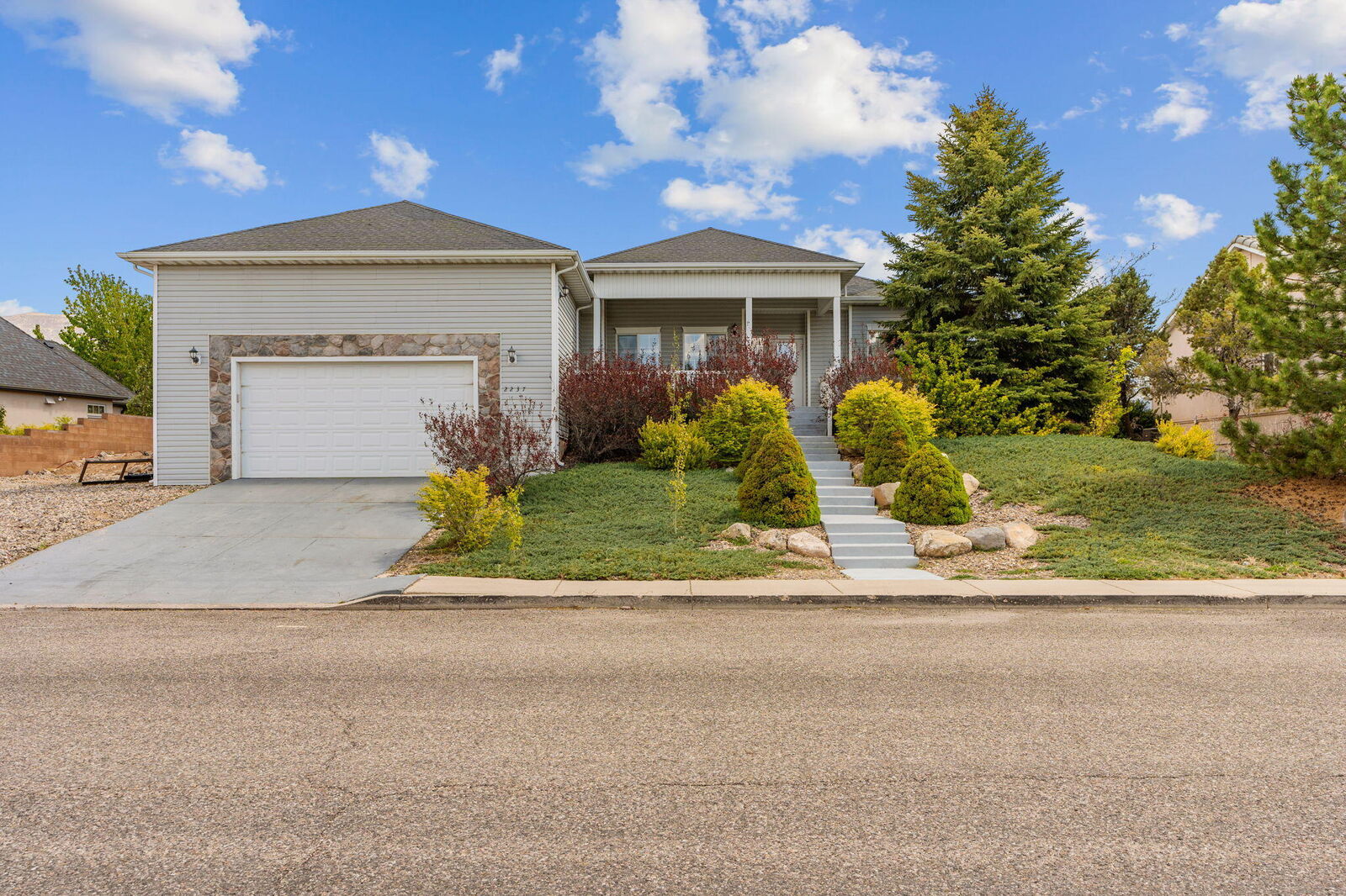 Property Photo:  2237 W 546 S  UT 84720 