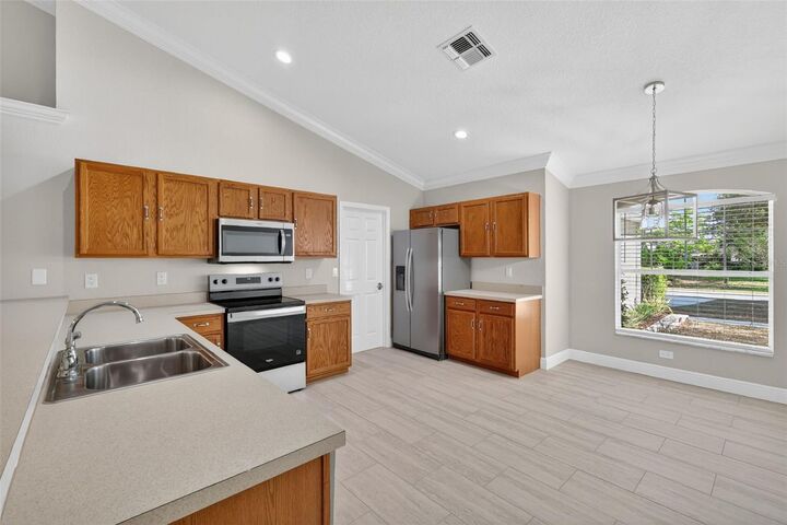 Property Photo:  2294 Knollwood Drive  FL 34748 