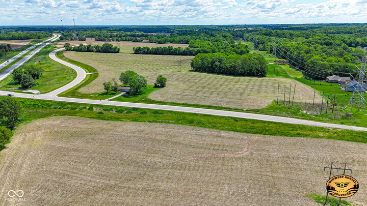 Property Photo:  00E R 37  IN 46151 