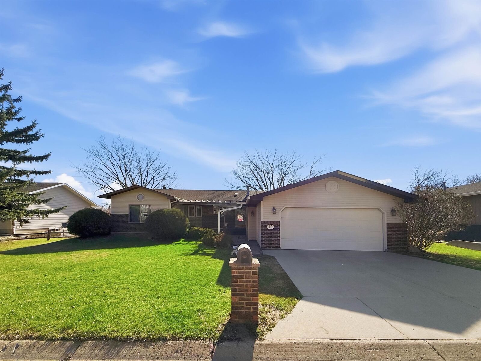 Property Photo:  12 Glacial Ct  ND 58703 