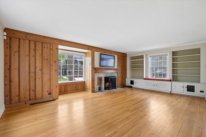 Property Photo:  233 S Prospect Avenue  IL 60514 