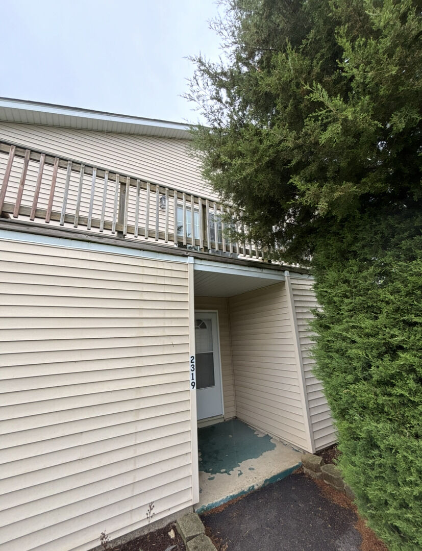 Property Photo:  