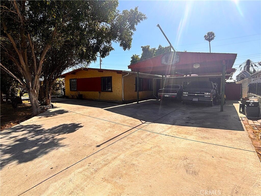 Property Photo: 5703 N Rockvale CA 91702