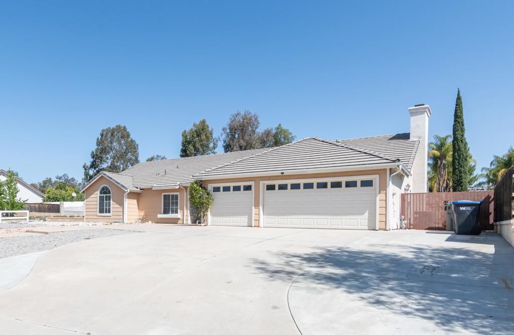 Property Photo:  27250 Darlene Drive  CA 92555 