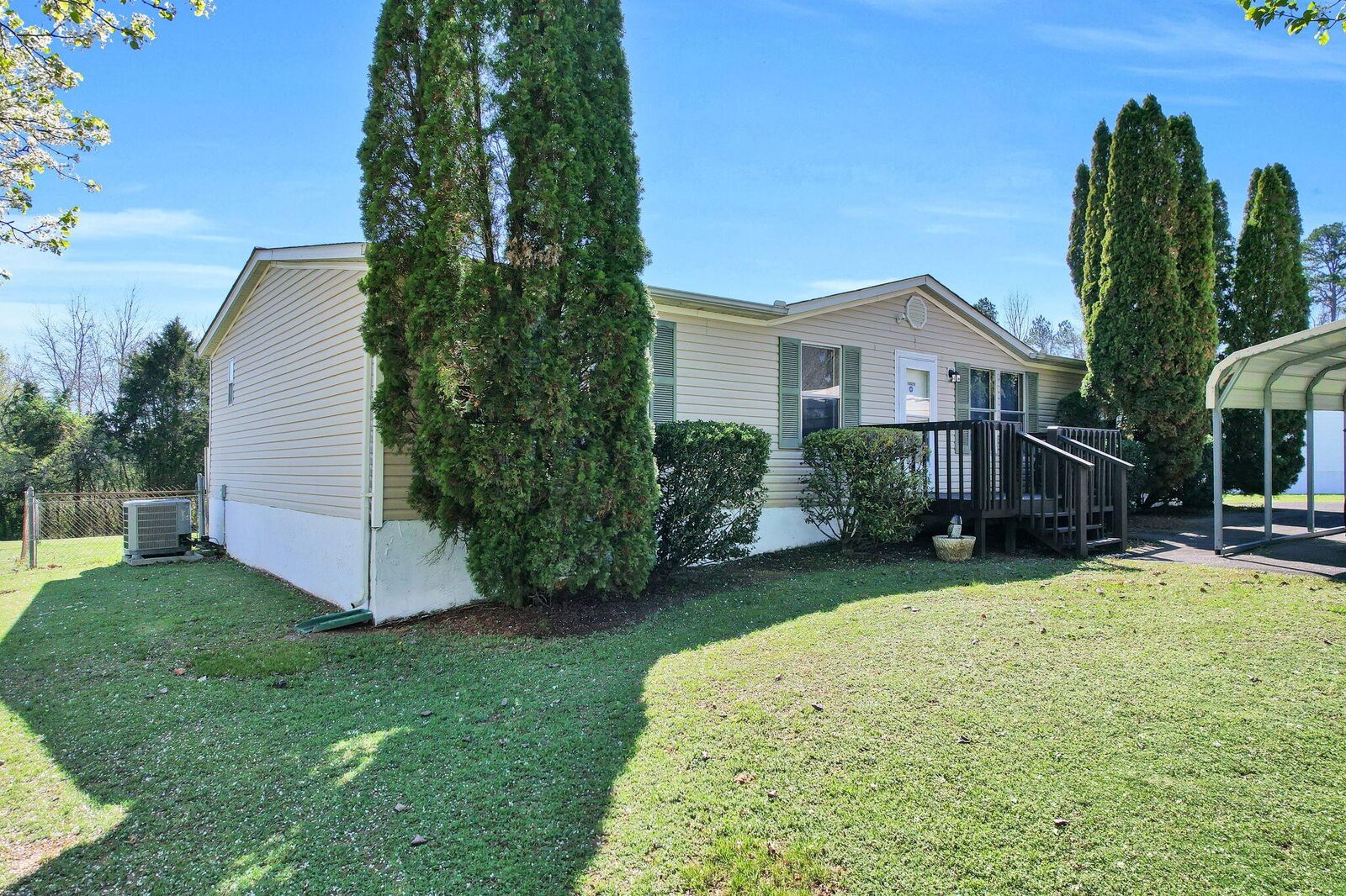 Property Photo: 172 W Meadows Lane NE TN 37312