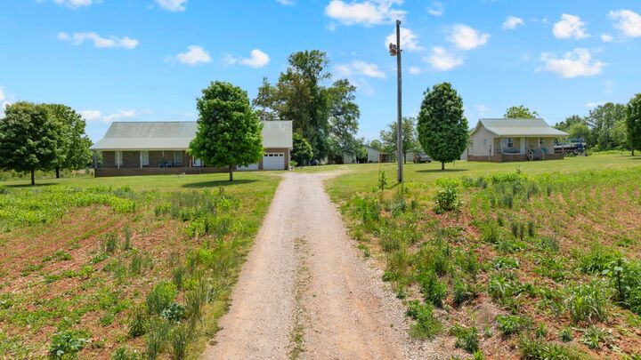 Property Photo: 235 Breezy Knoll Ln TN 37357