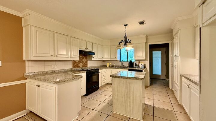 Property Photo:  597 Roper Road  TX 75904 