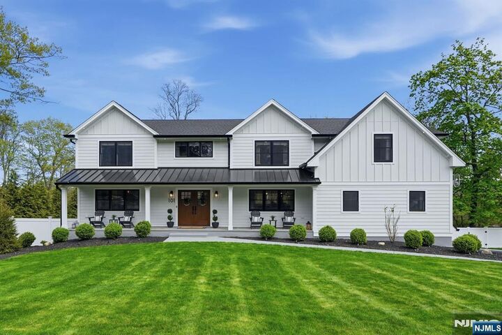 Property Photo:  101 Tam O Shanter Drive  NJ 07430 
