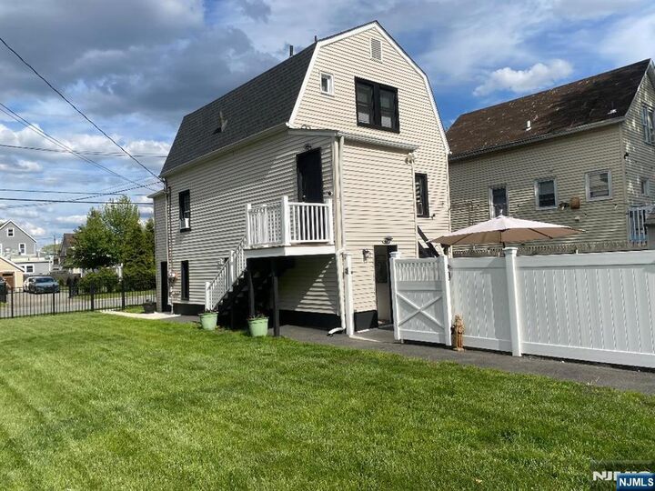 Property Photo:  47 Van Pelt Place  NJ 07424 