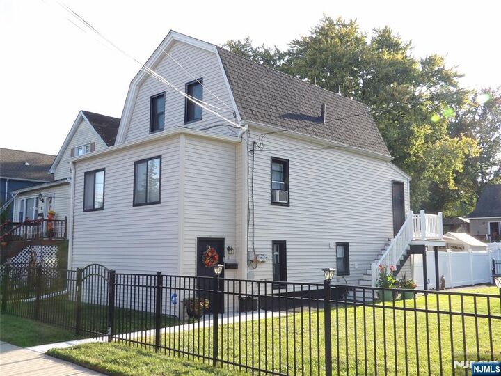 Property Photo:  47 Van Pelt Place  NJ 07424 