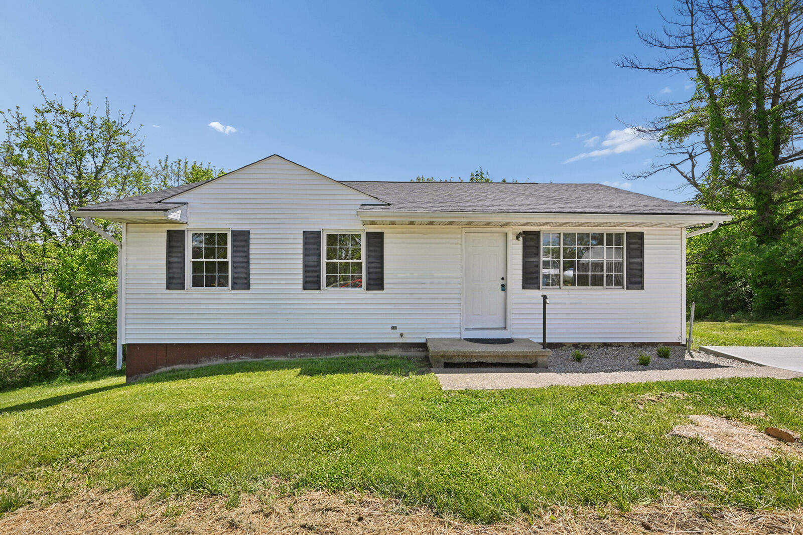 Property Photo: 1 Lakeland Court KY 41097