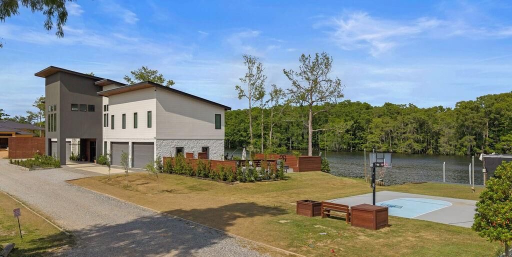 Property Photo: 984 Marina Boulevard LA 70471