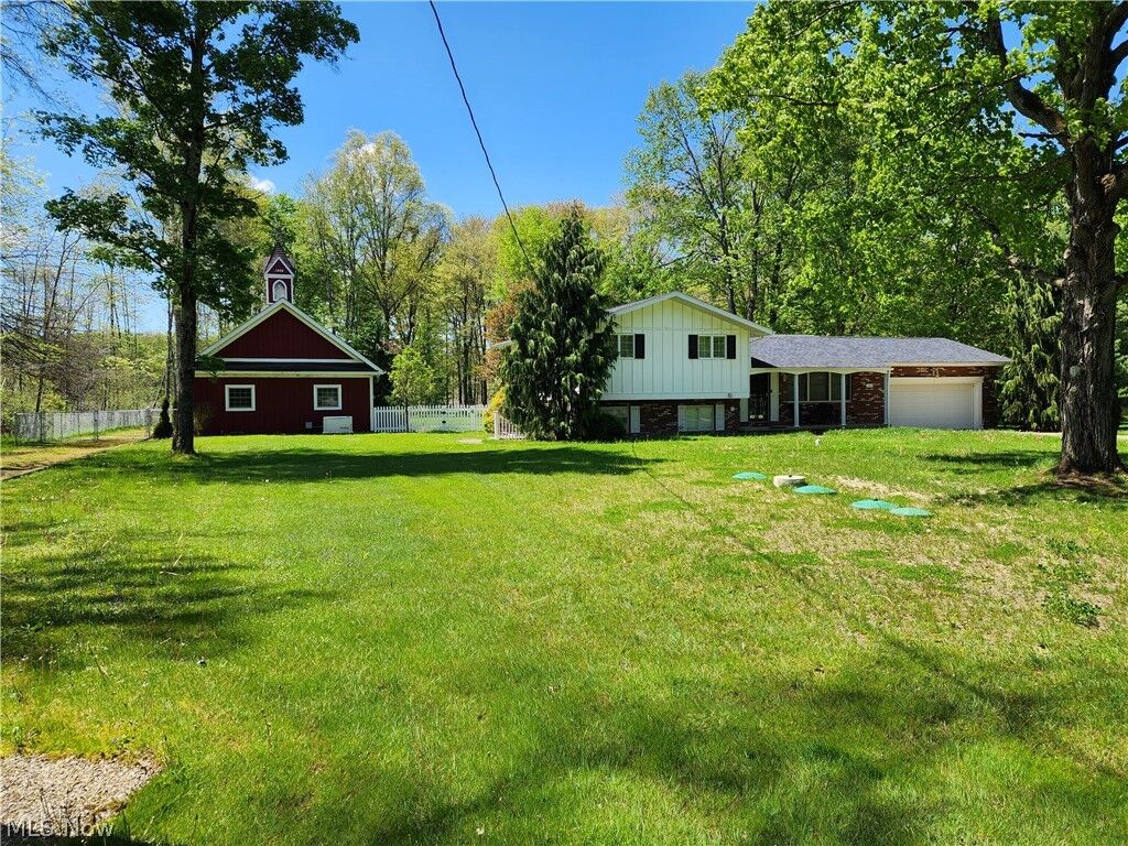 Property Photo:  3018 Mahan Denman Road NW  OH 44402 