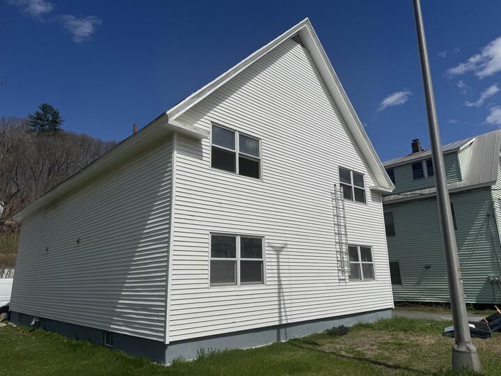 Property Photo:  401 Maple Street  VT 05001 