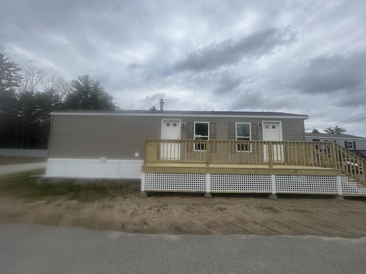 Property Photo:  1 Wolf Lane  NH 03878 
