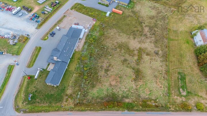 Lots 15 & 16A Hub Centre Drive — photo 1
