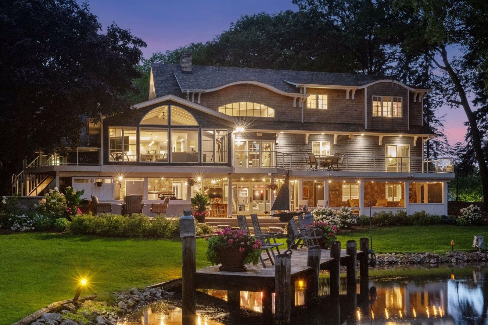 Property Photo:  3135 North Shore Drive  MN 55391 