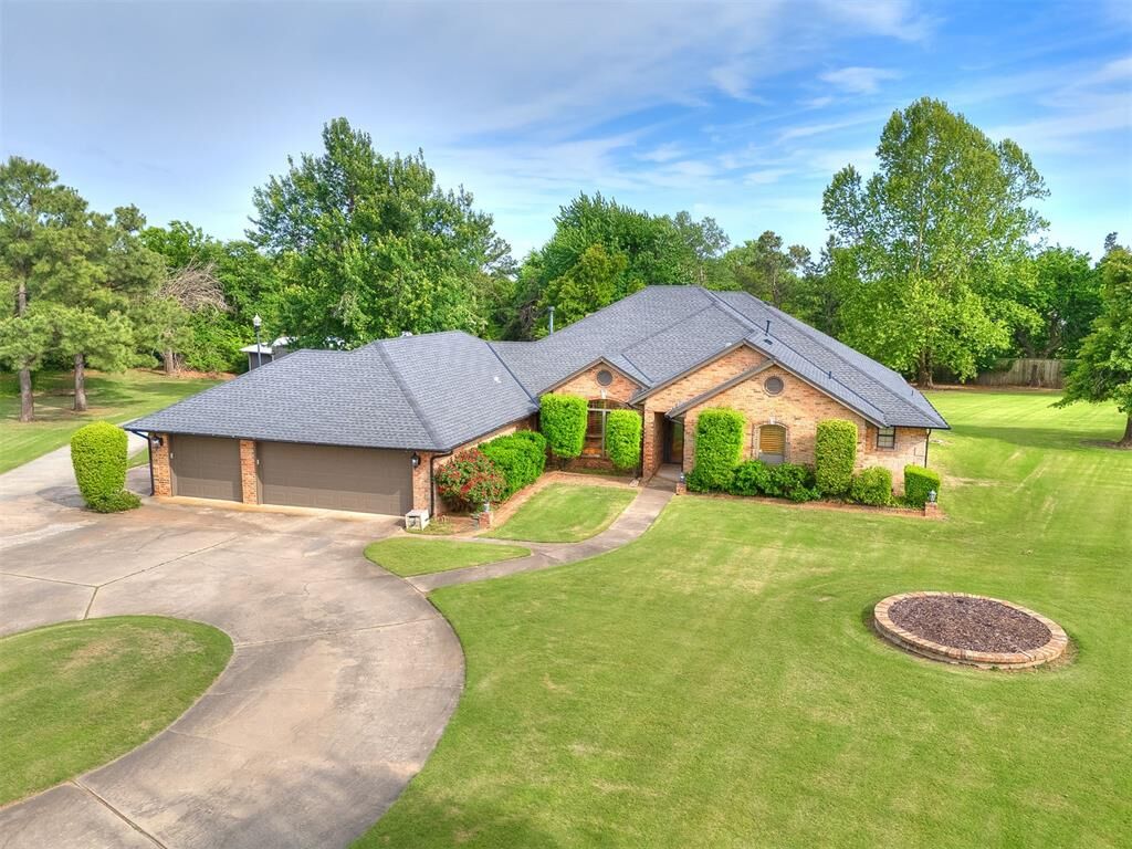 Property Photo:  10460 SE 57th Street  OK 73150 