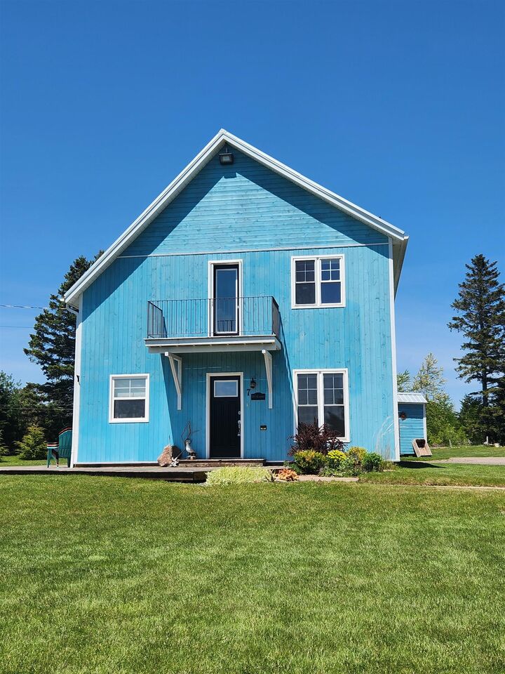 7 McKenna Drive — photo 1
