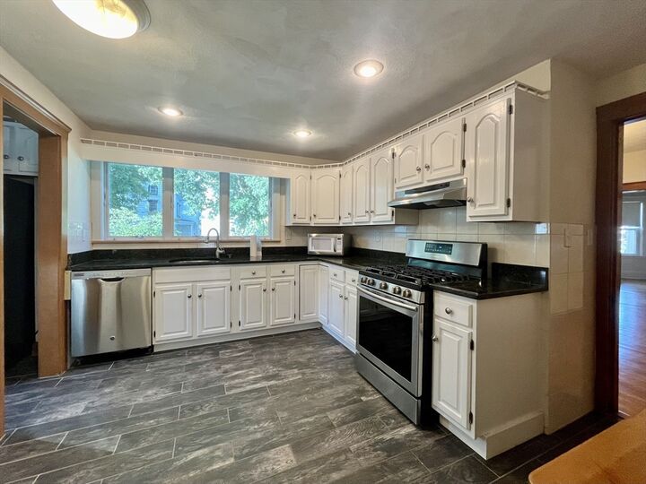 Property Photo:  116 Medford St 1  MA 02474 