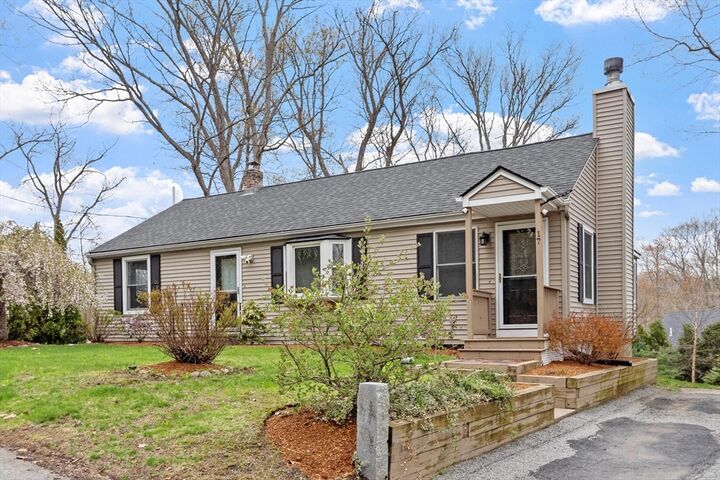Property Photo:  17 Ledgewood Dr.  MA 01505 